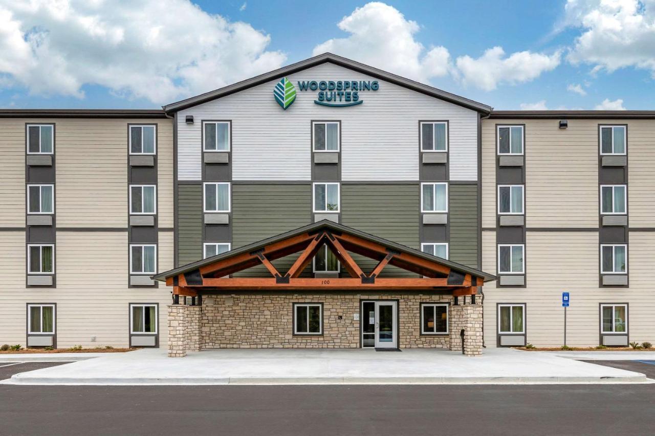 Woodspring Suites Brunswick Bagian luar foto