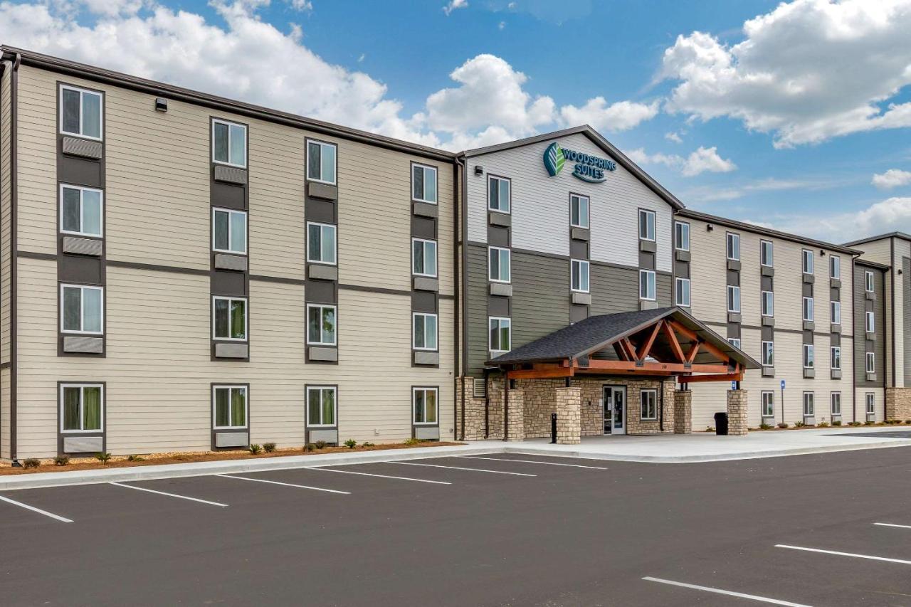 Woodspring Suites Brunswick Bagian luar foto