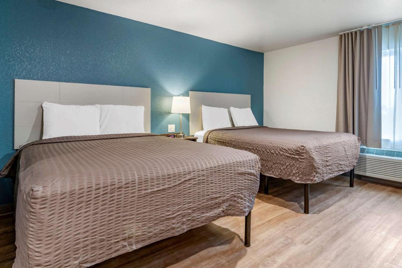 Woodspring Suites Brunswick Bagian luar foto